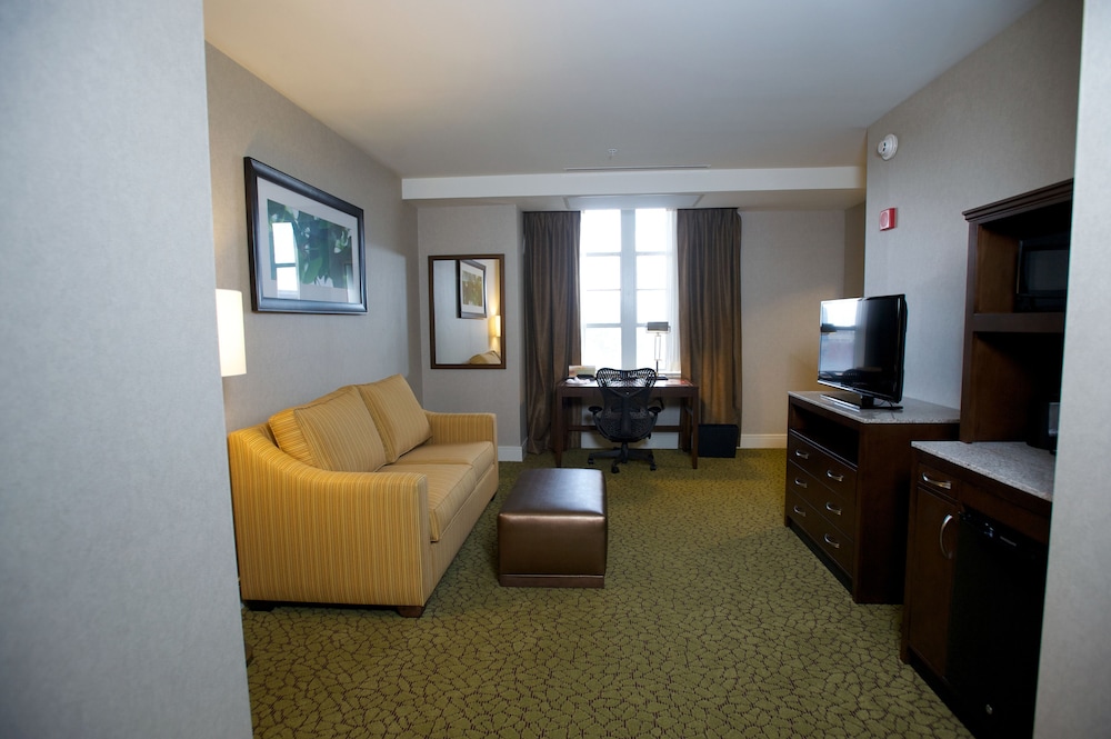 HILTON GARDEN INN BUFFALO DOWNTOWN 28/60