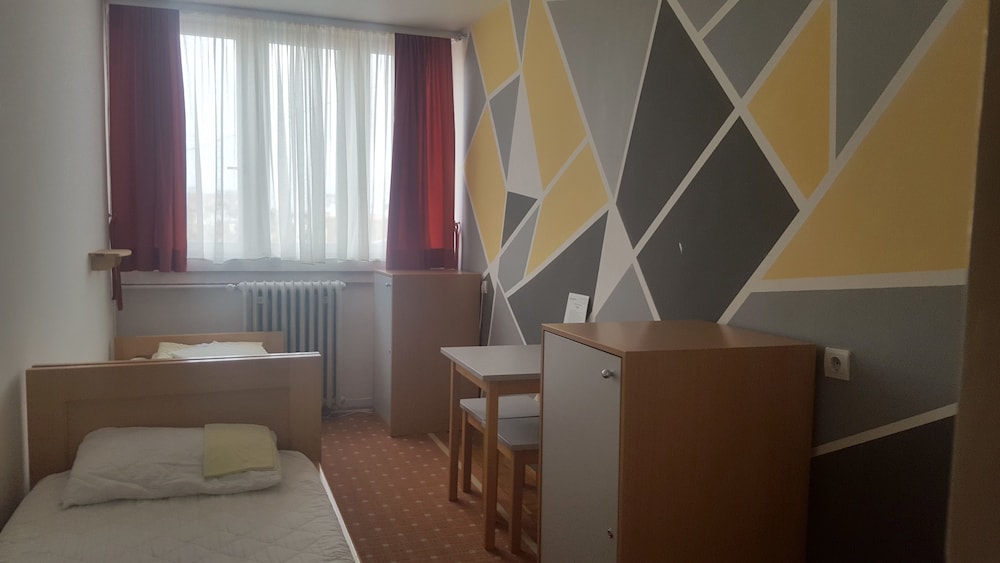 HI Hostel Zagreb 24/32