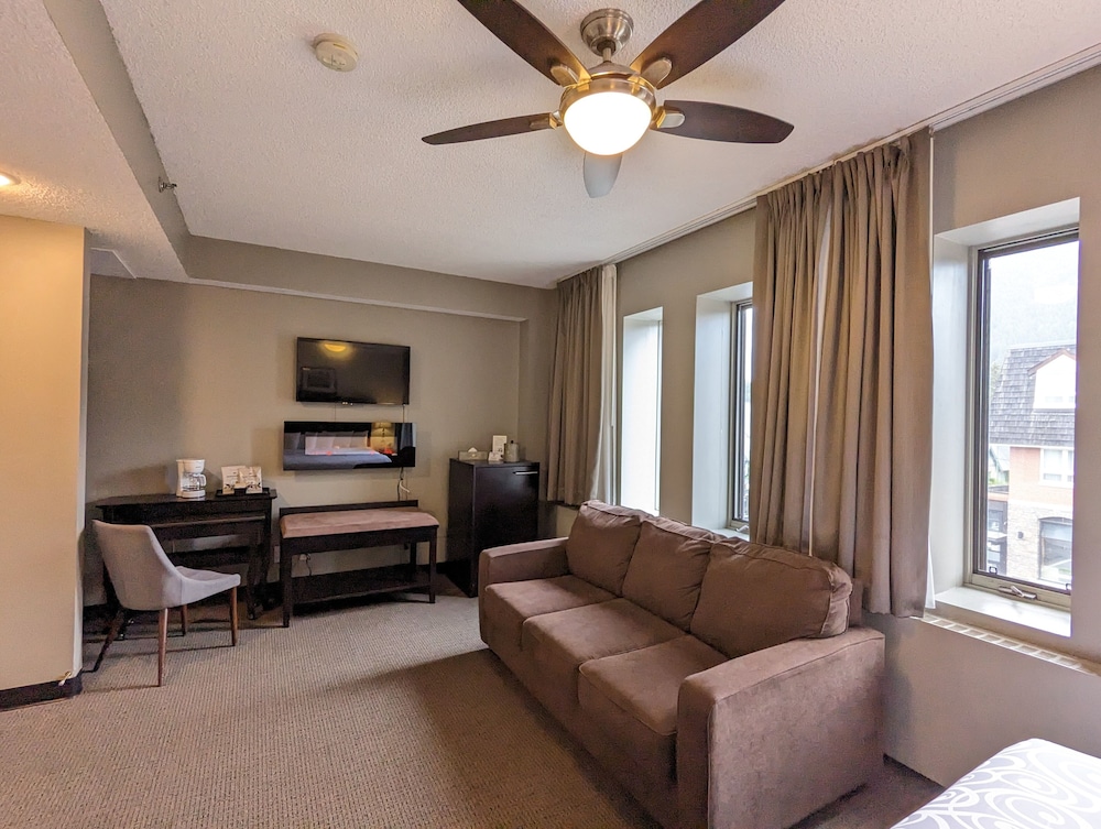 King Edward Hotel 35/55