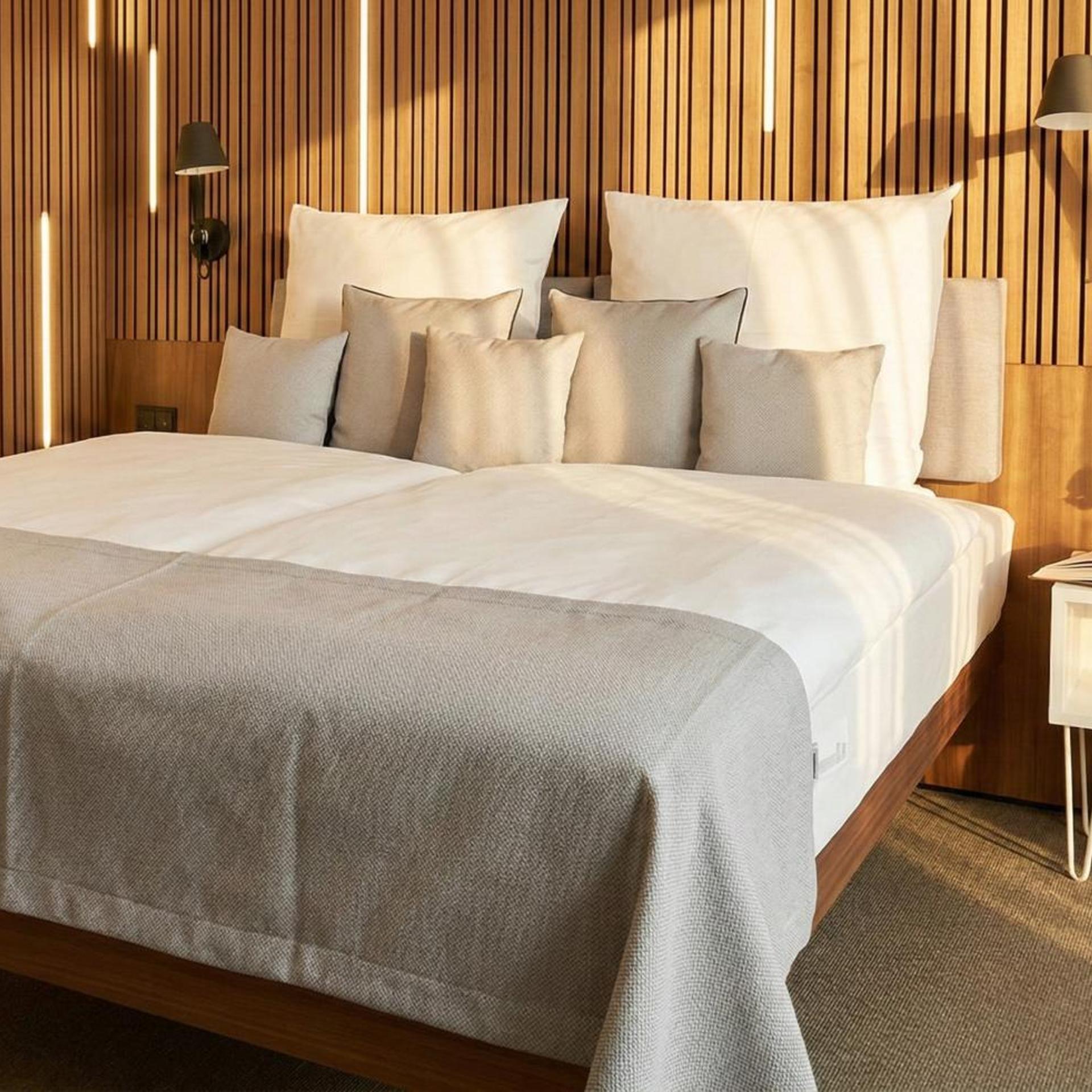 Deluxe, Double Bed, H24 Hotel Berlin Lichtenberg 4/10