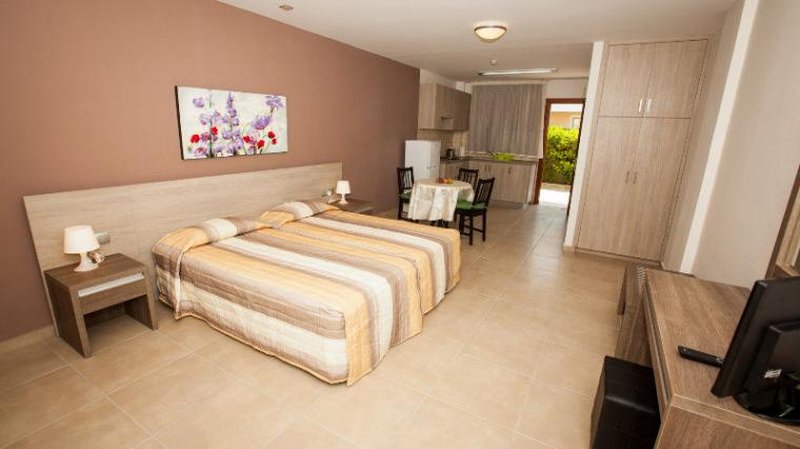Crystallo Apartments 6/13