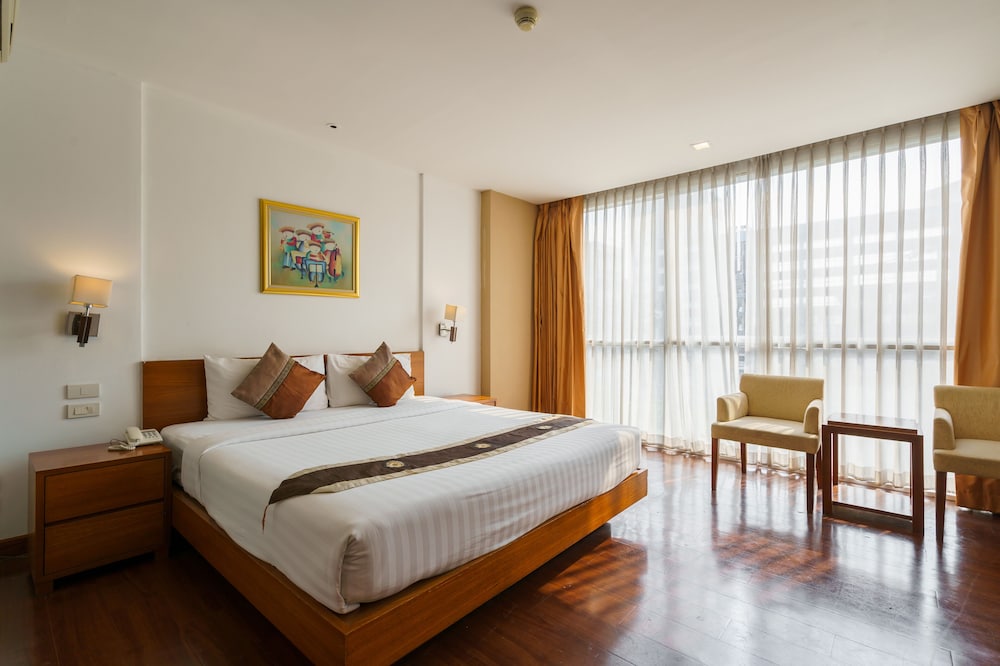 Lantana Resort Hotel 22/61