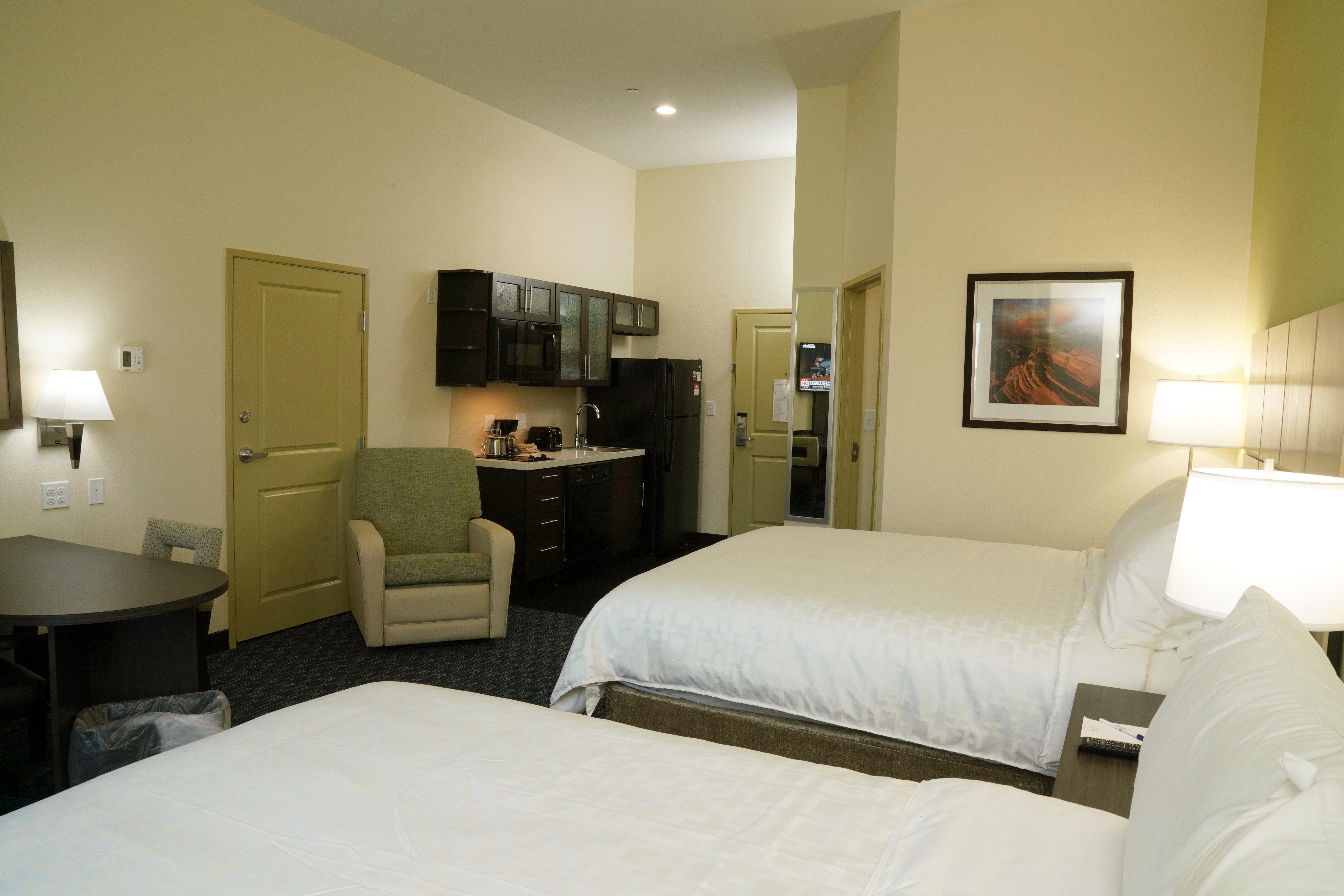 Studio, 2 Queen Beds
