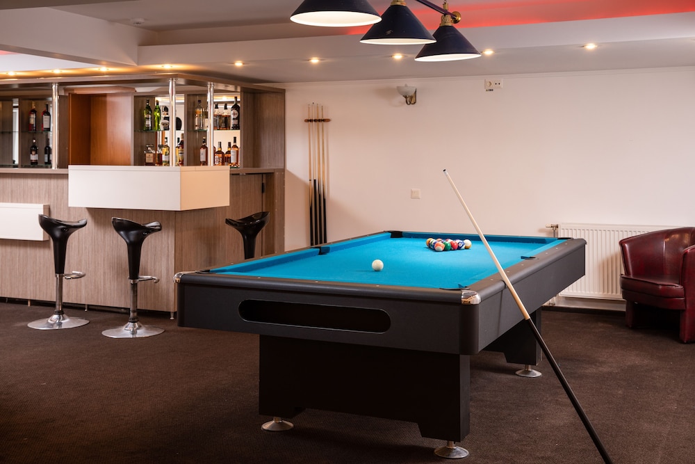 Grand Hotel 33/57