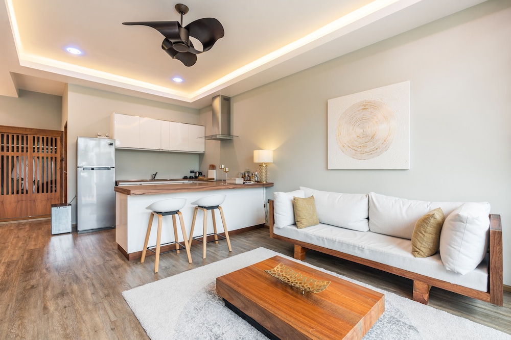 Zee Luxury Boutique Hotel 33/45