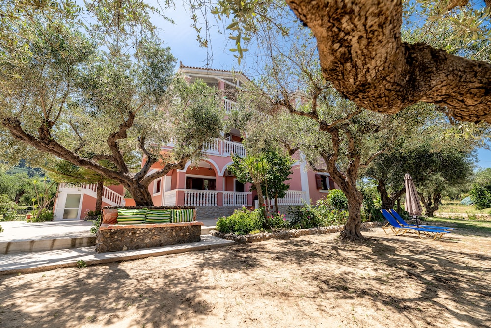 Arazzo Holiday Apartments 42/50