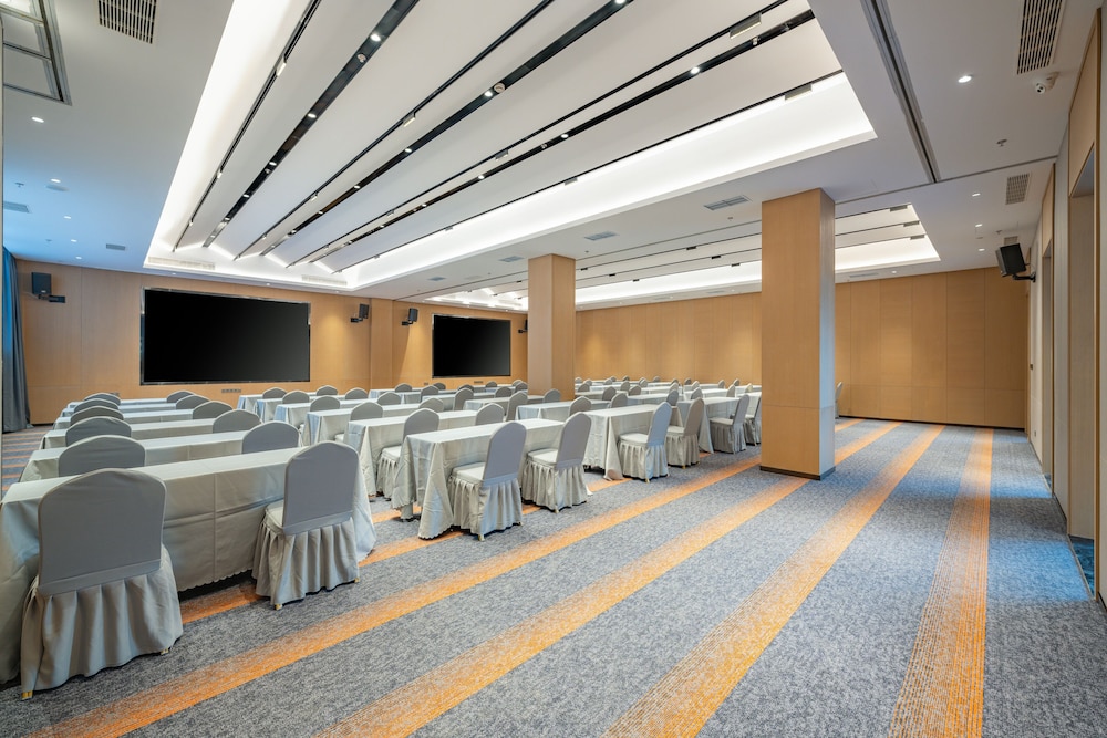 Holiday Inn Express Suzhou Luzhi an IHG Hotel 35/39
