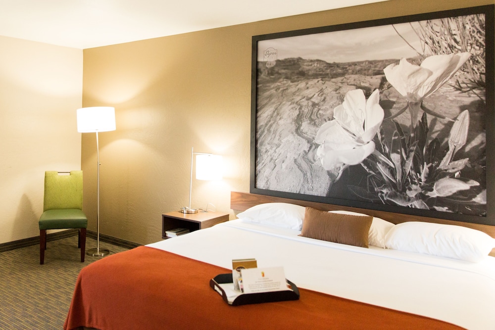 Super 8 by Wyndham Wickenburg AZ 8/32