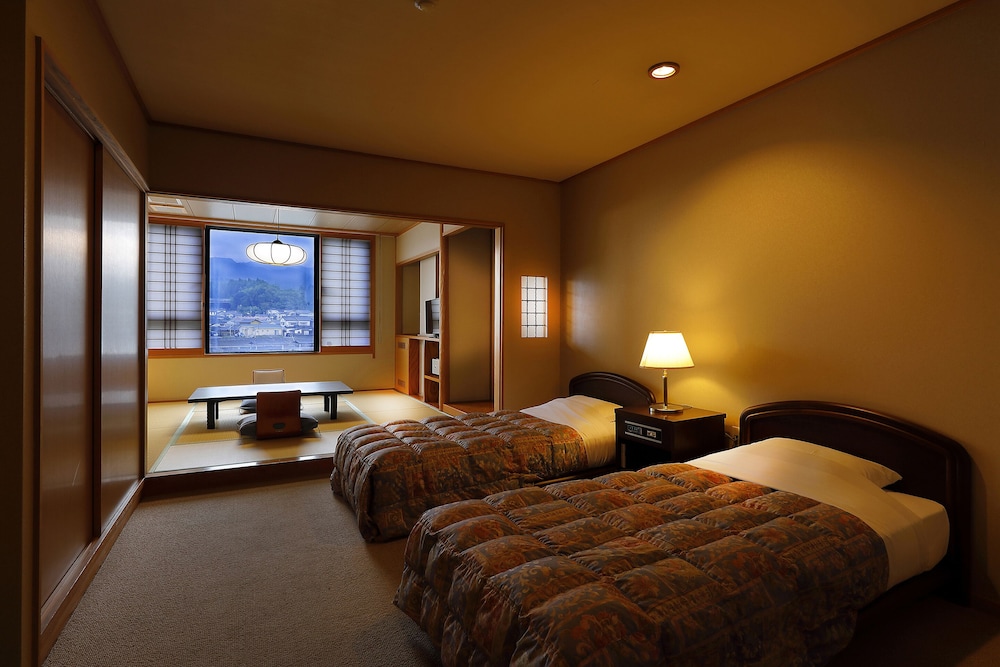 Mikuma Hotel 10/59