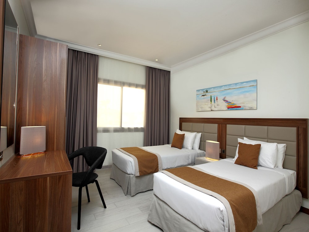 3 Bedrooms, Sunrise, Villa, 1 King and 4 Single Beds