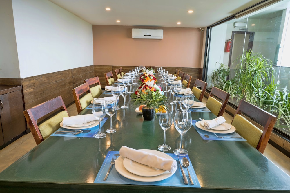 Effotel By Sayaji Indore 51/68