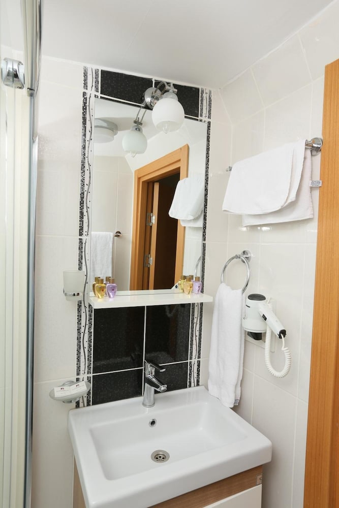 Hotel Avcilar City 70/70