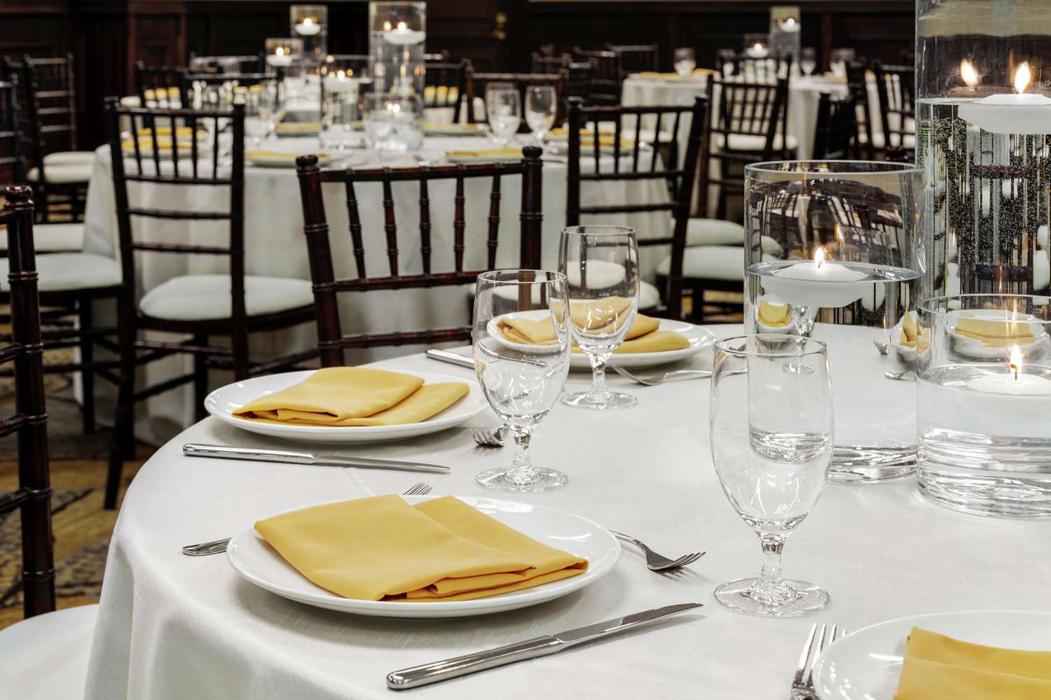 restaurant cafeteria