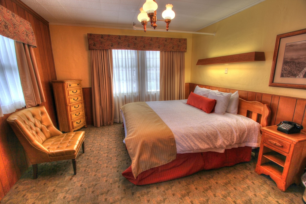 The Historic Gatlinburg Inn 30/66