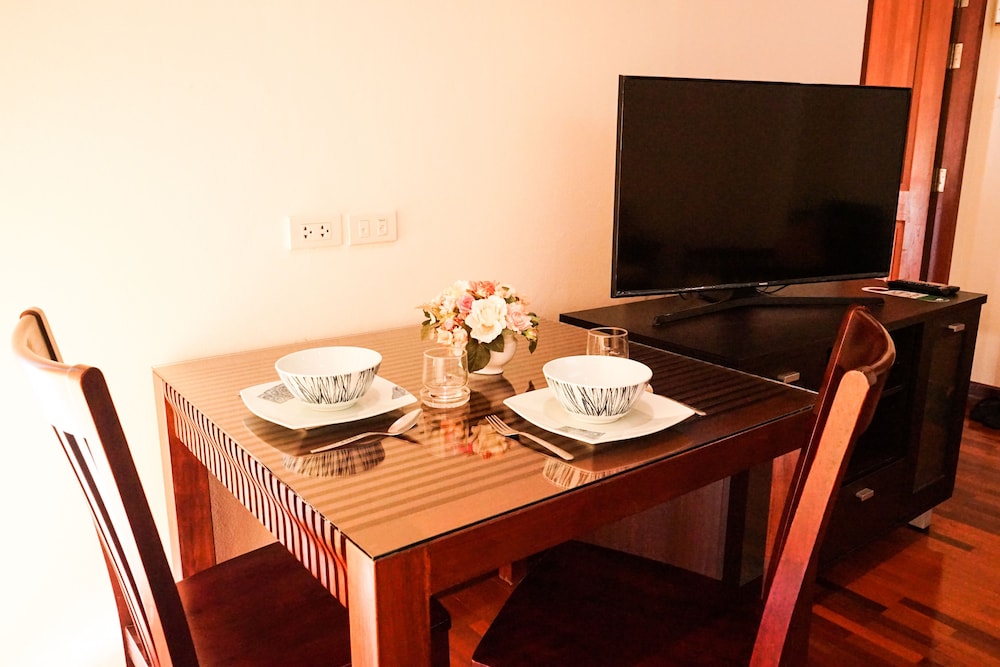 Kanavera Sriracha Hotel and Serviced Apartment 61/77