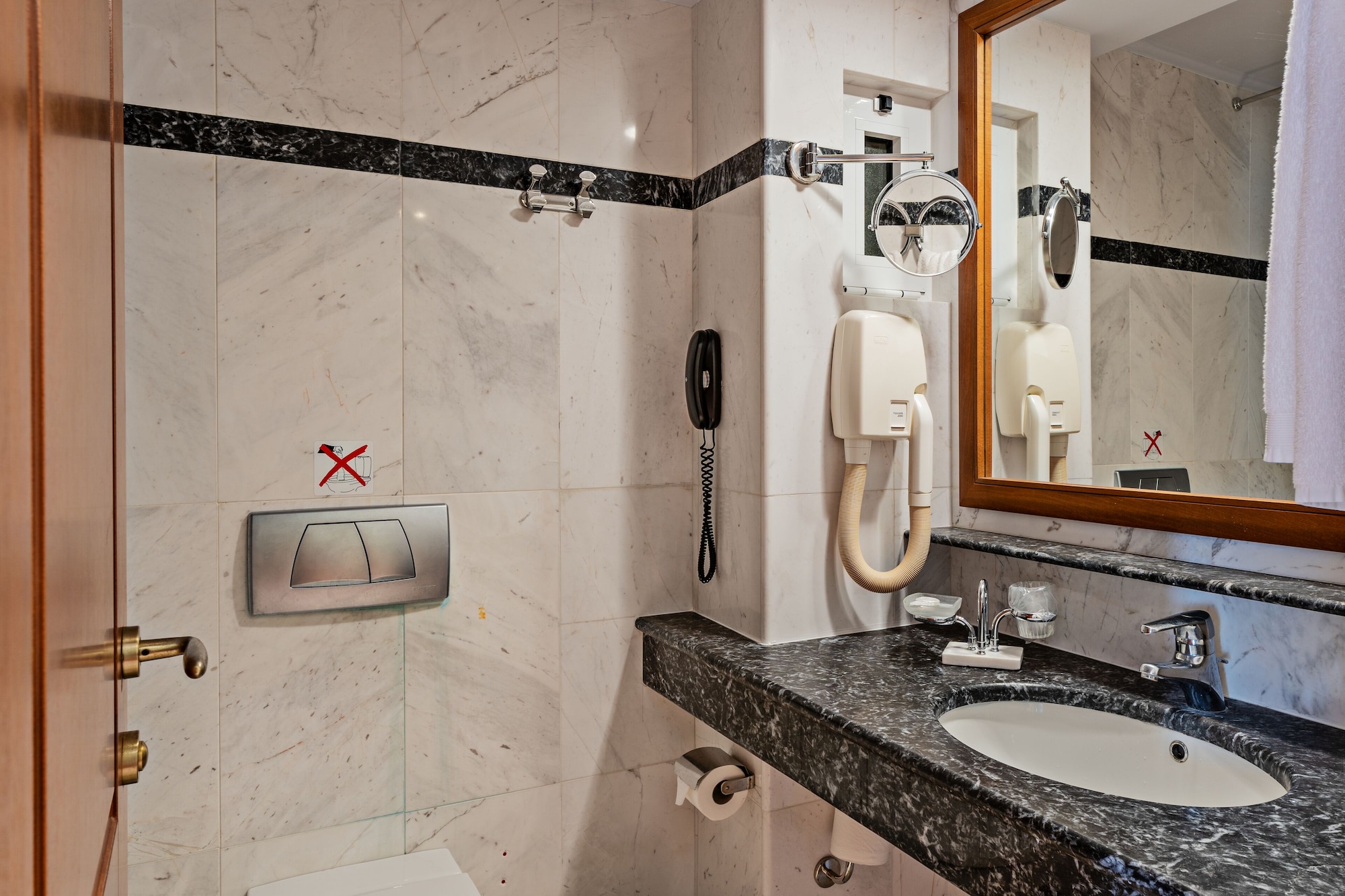 Maisonette, Double Bed, Sofa، Hydramis Palace 4/4