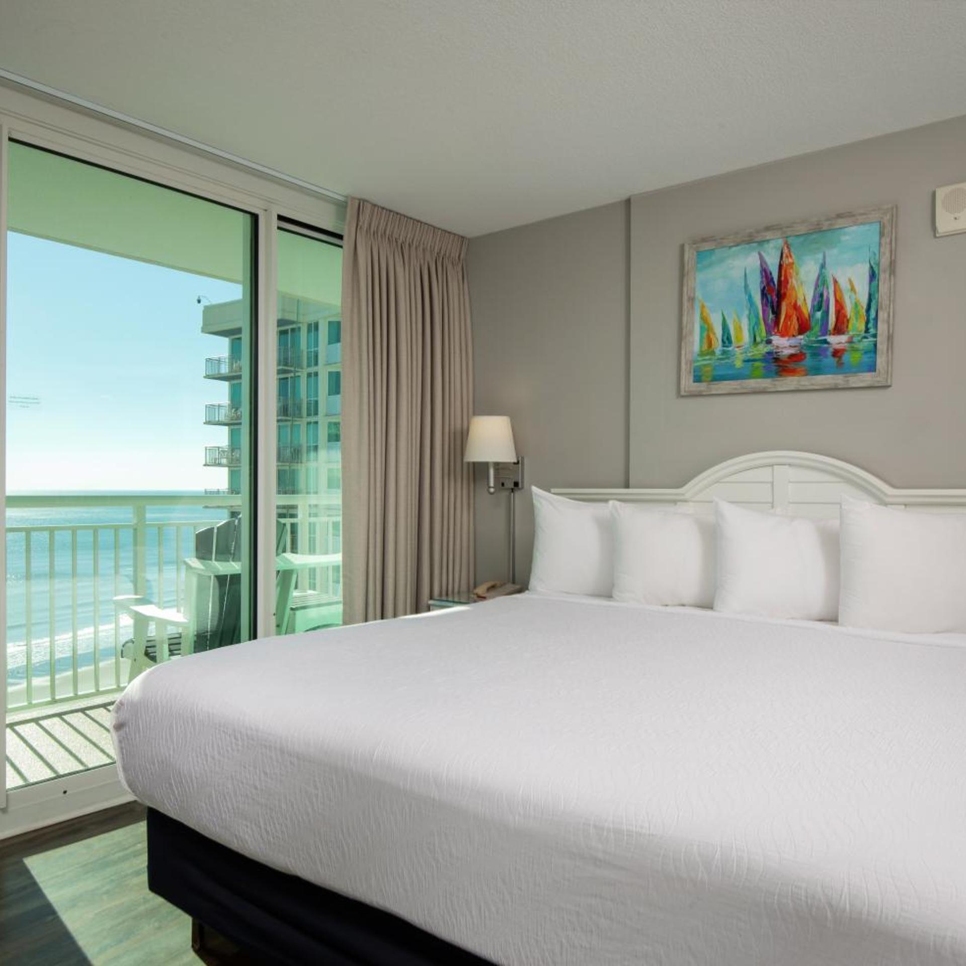 3 Bedrooms, Suite, Ocean Front