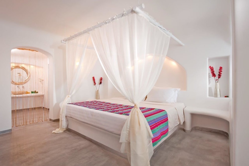 Absolute Bliss Imerovigli Suites 9/63