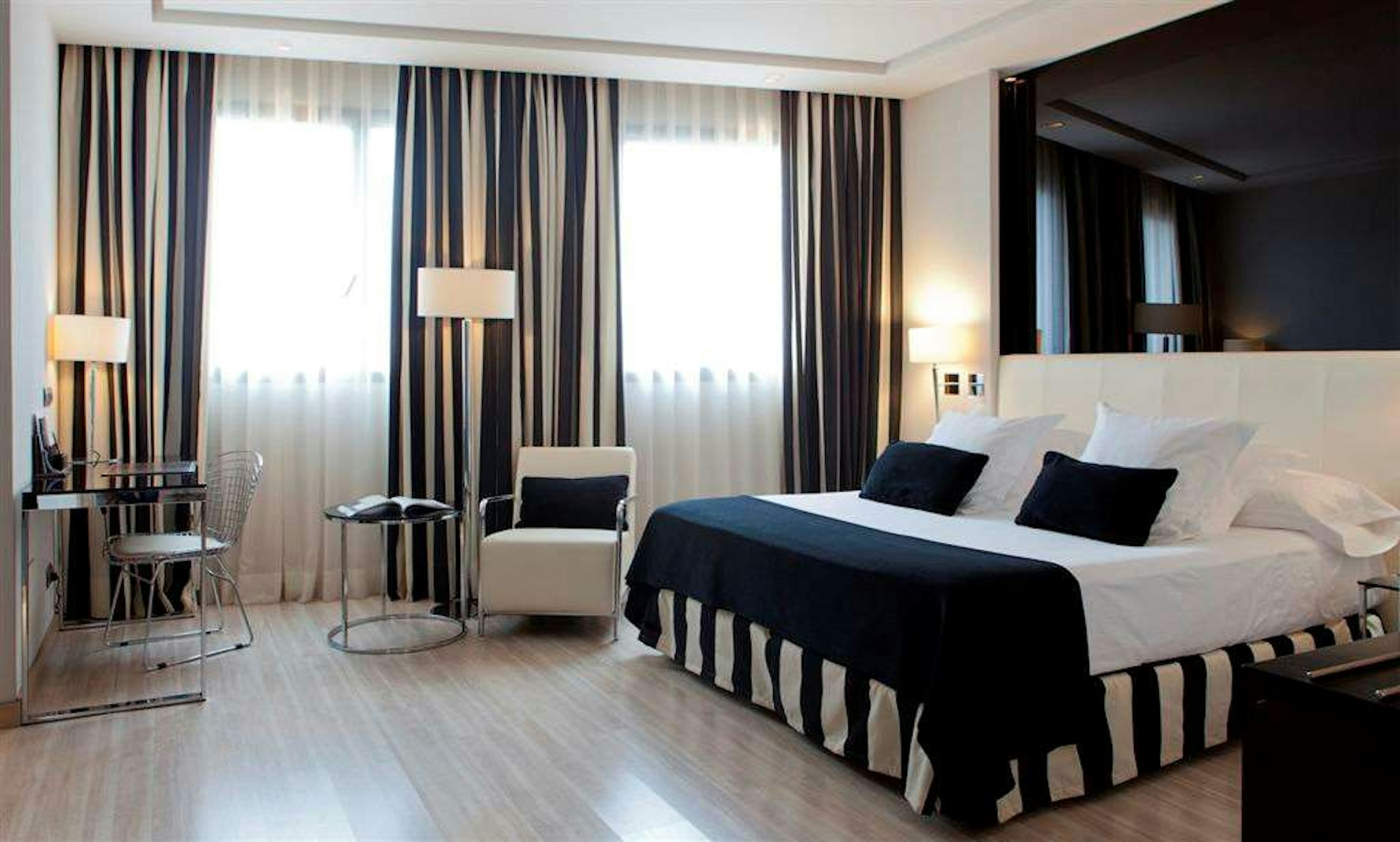 Hotel Maydrit Airport 11/49