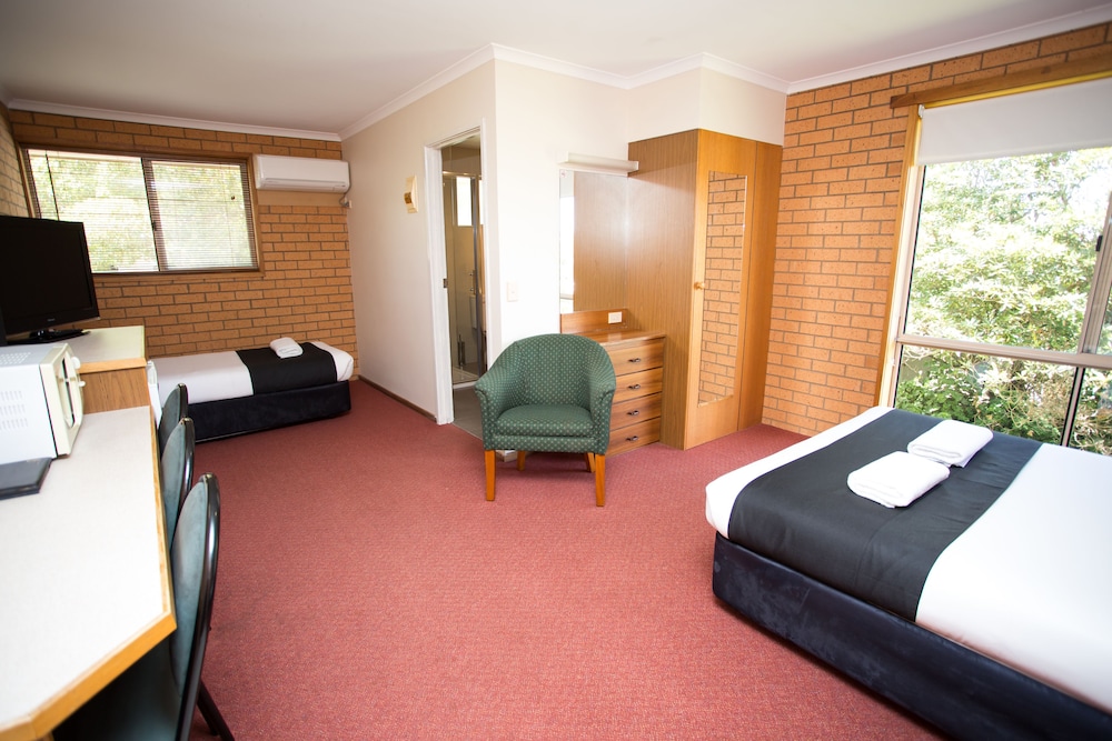 Blue Whale Motor Inn and Apartments 18/55