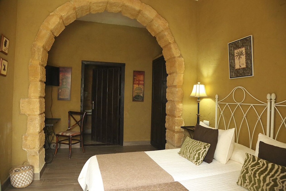 Standard, Single, Twin Beds