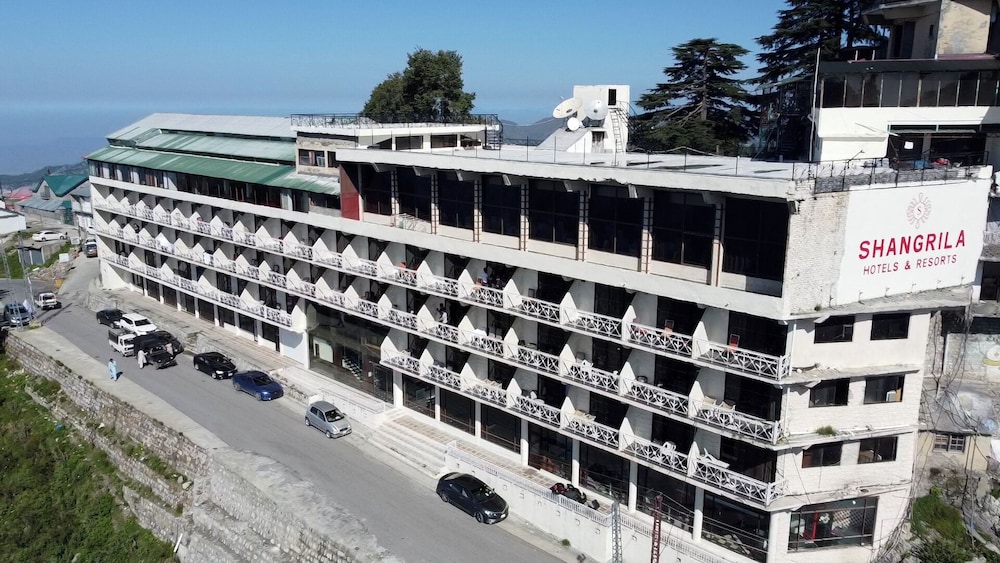 Shangrila Hotel & Resort Changla Gali 7/57