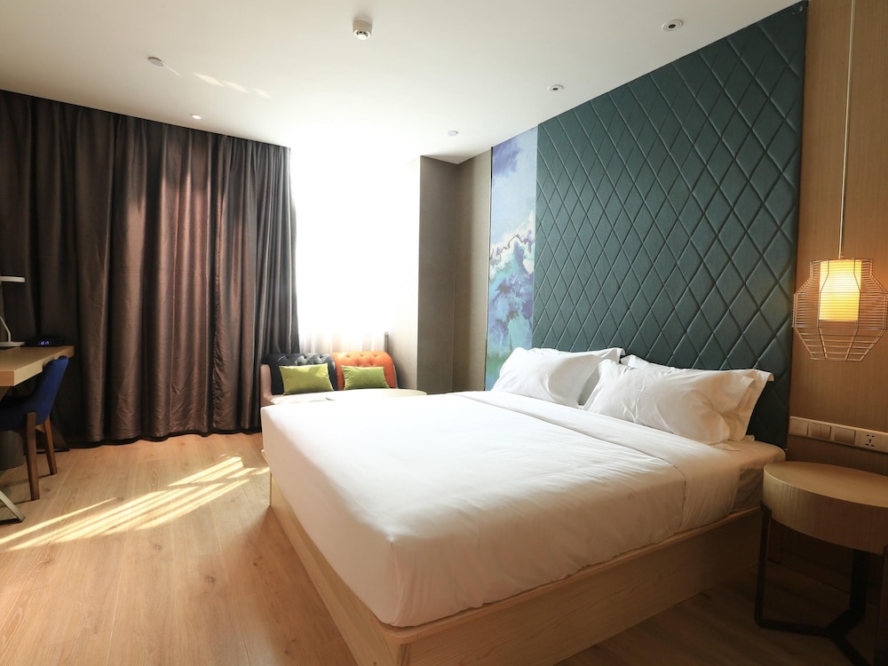 ibis Styles Xiamen Zhongshan Rd Walking Street Hotel 9/49
