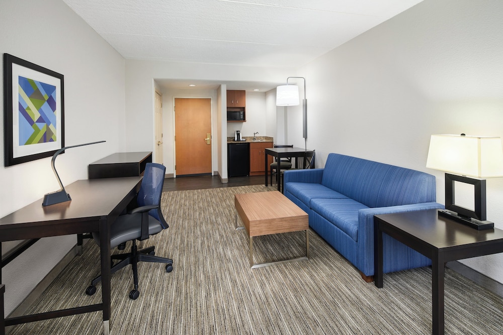Holiday Inn Express & Suites Jacksonville SE- Med Ctr Area 36/55