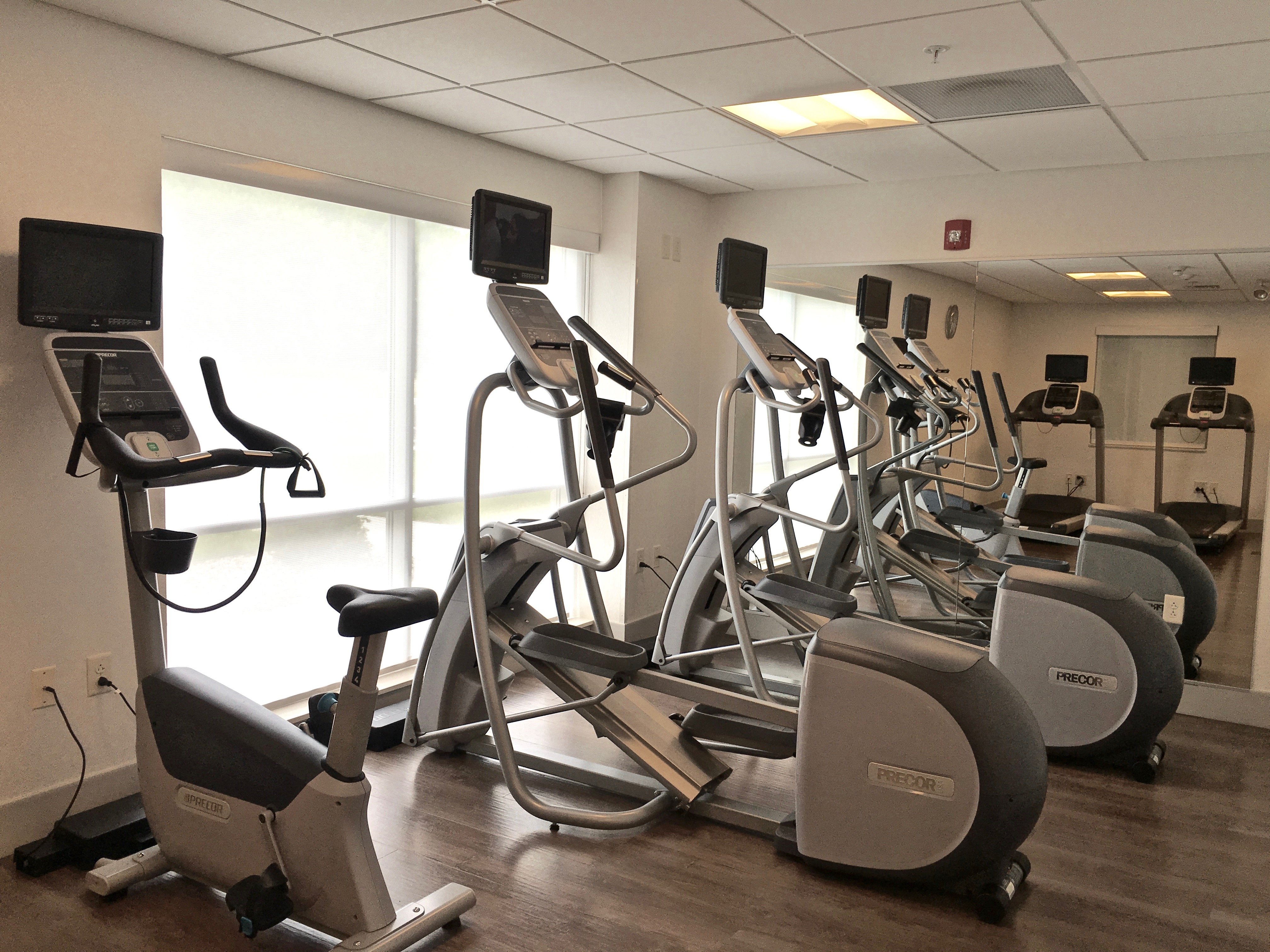Holiday Inn Express Suites Oswego 21/48