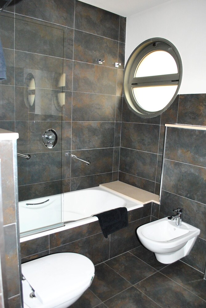 Maritimo Ris Hotel and Apartments 26/73