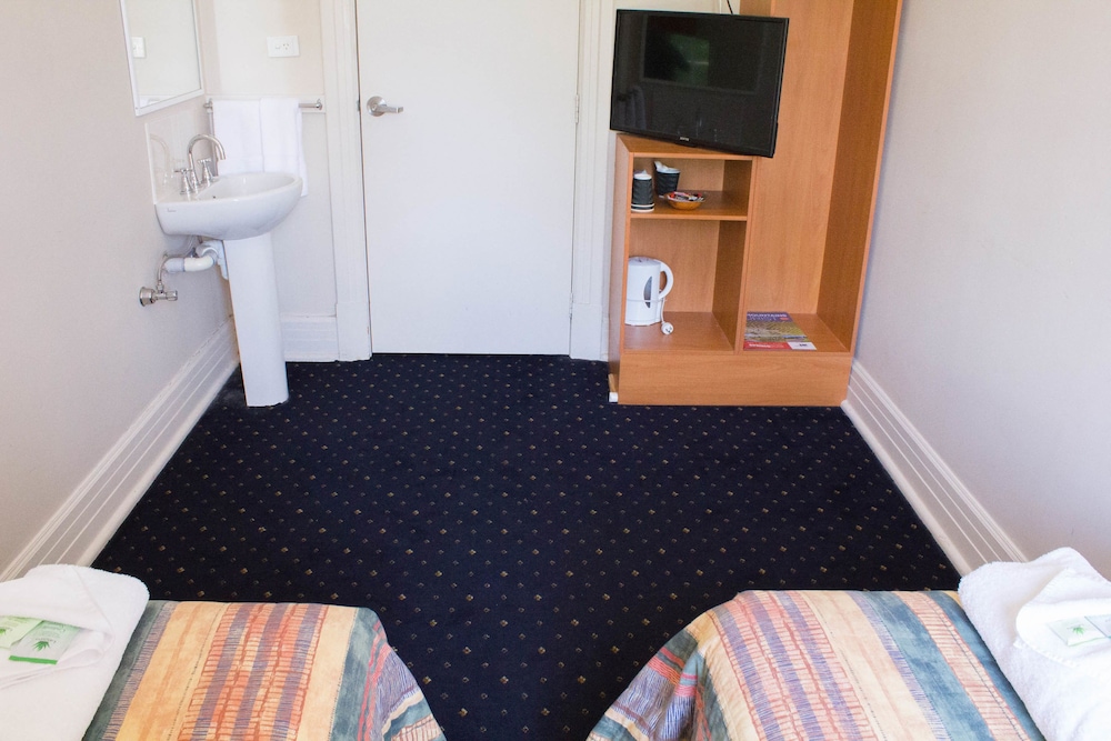Gardners Inn Hotel 33/53