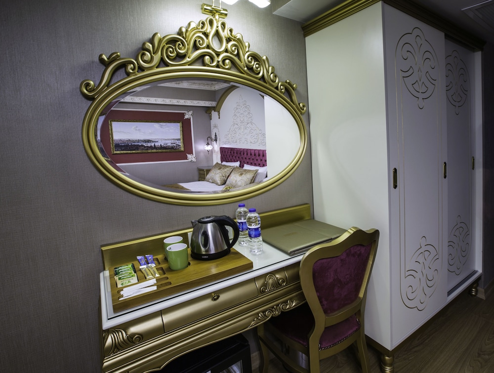 Phosphorion Hotel 4/46