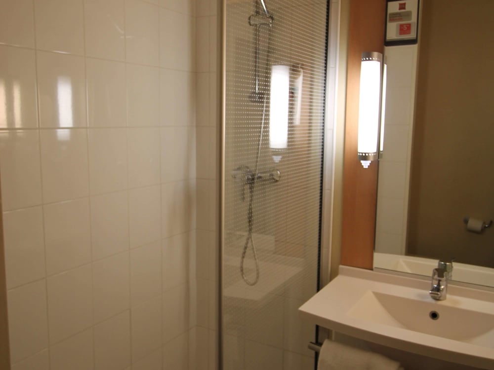 Ibis Dijon Sud 61/63