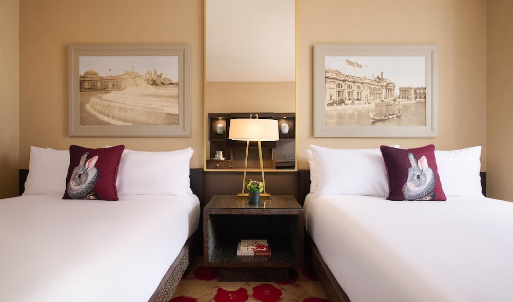 DELUXE, 2 QUEEN BEDS