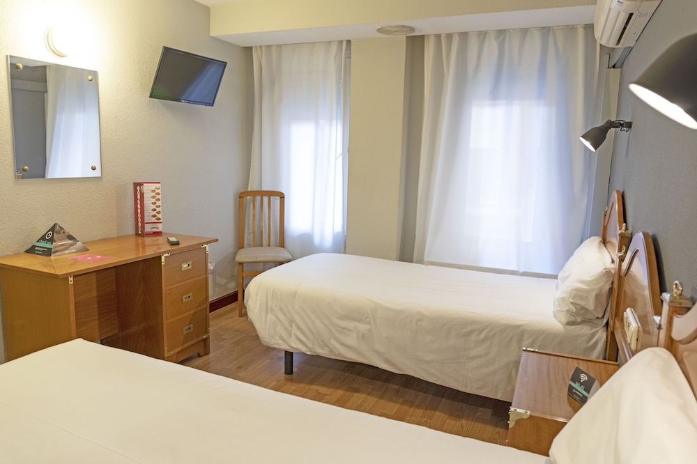 Hostal Alda Backpackers 10/32