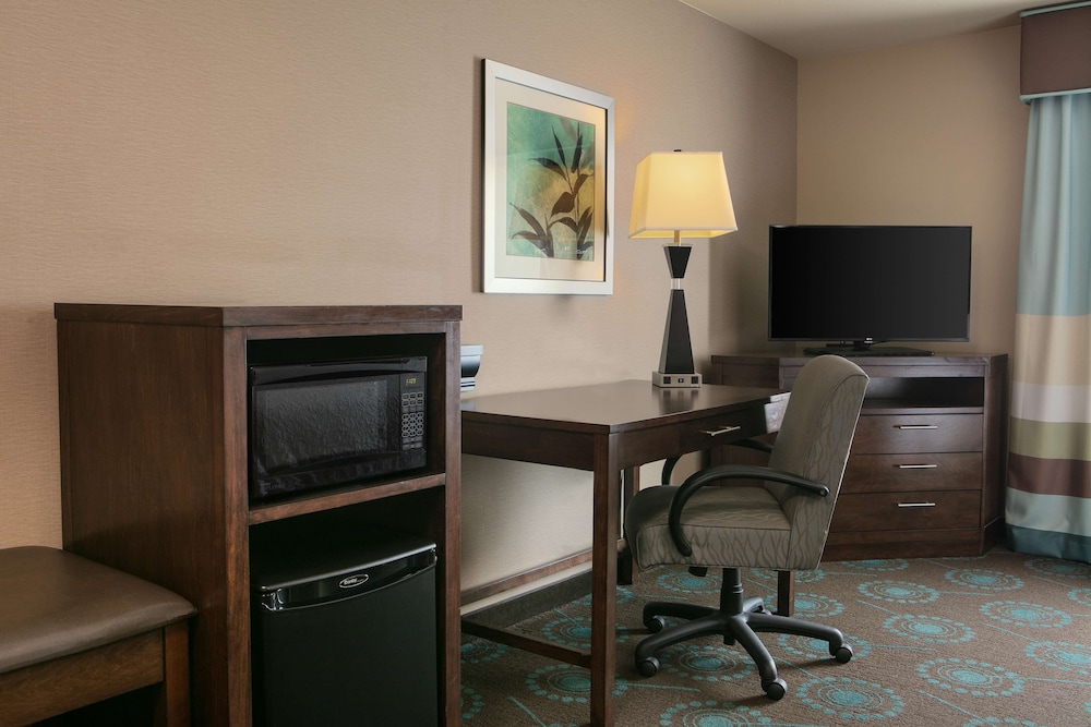 Hampton Inn & Suites Lincoln - North East I-80 65/71