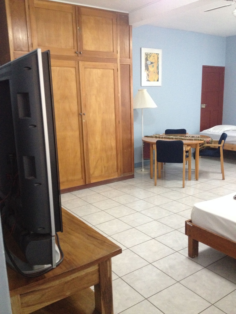 Hotel Valerie 33/46