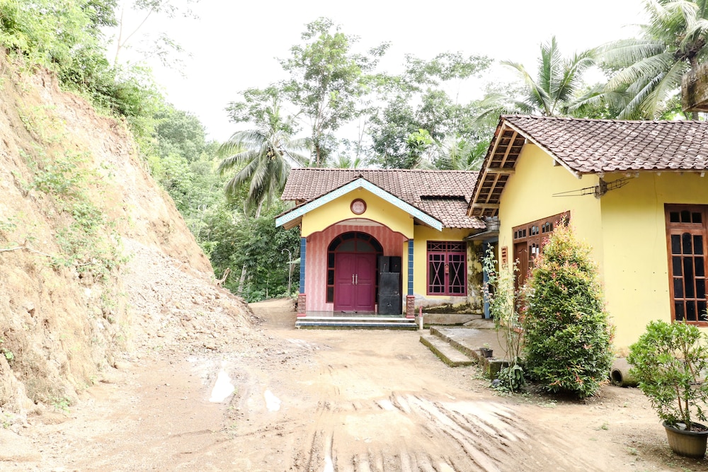 Kasmiyem Homestay by ZUZU 3/31