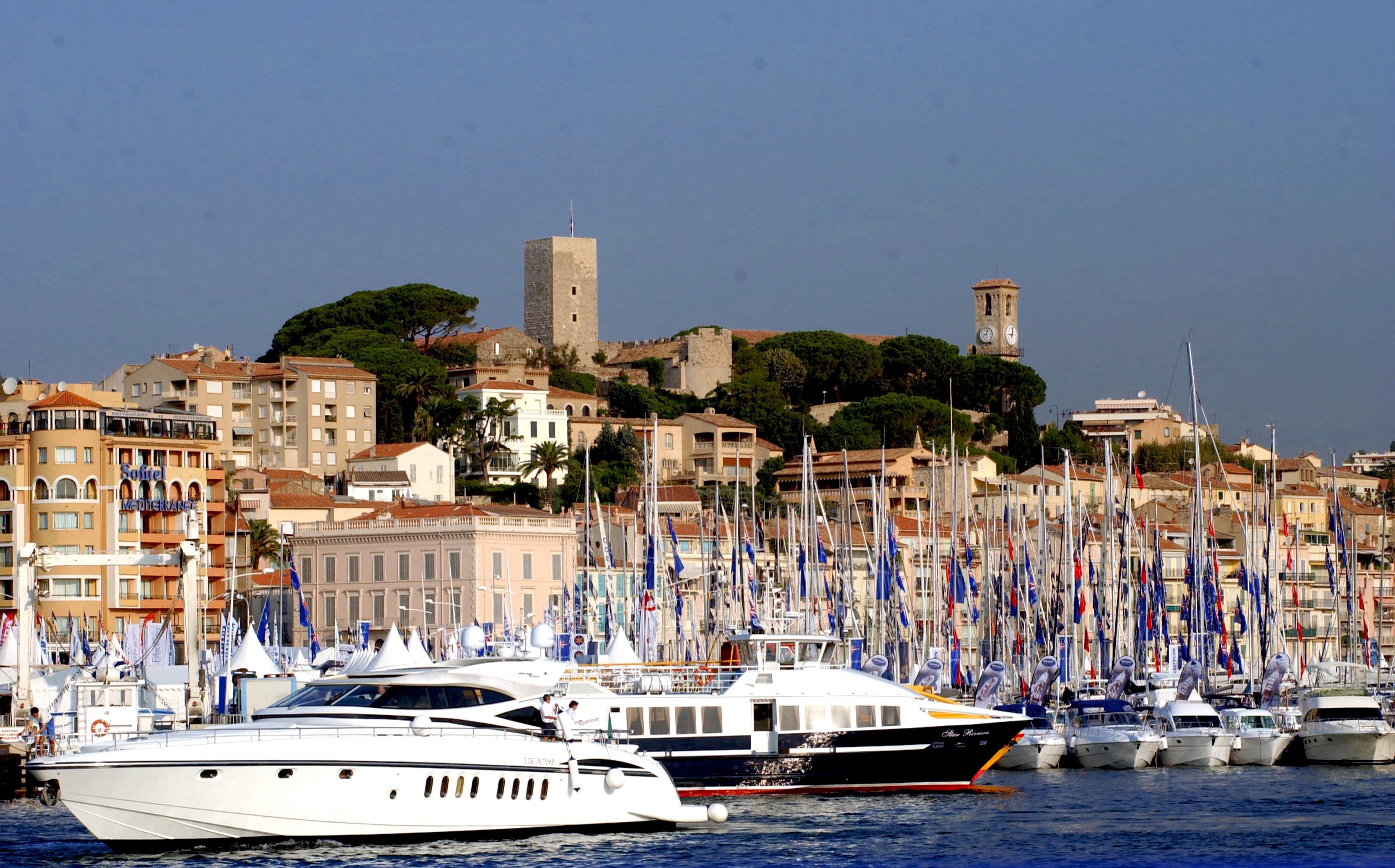 Staybridge Suites Cannes Centre 47/50