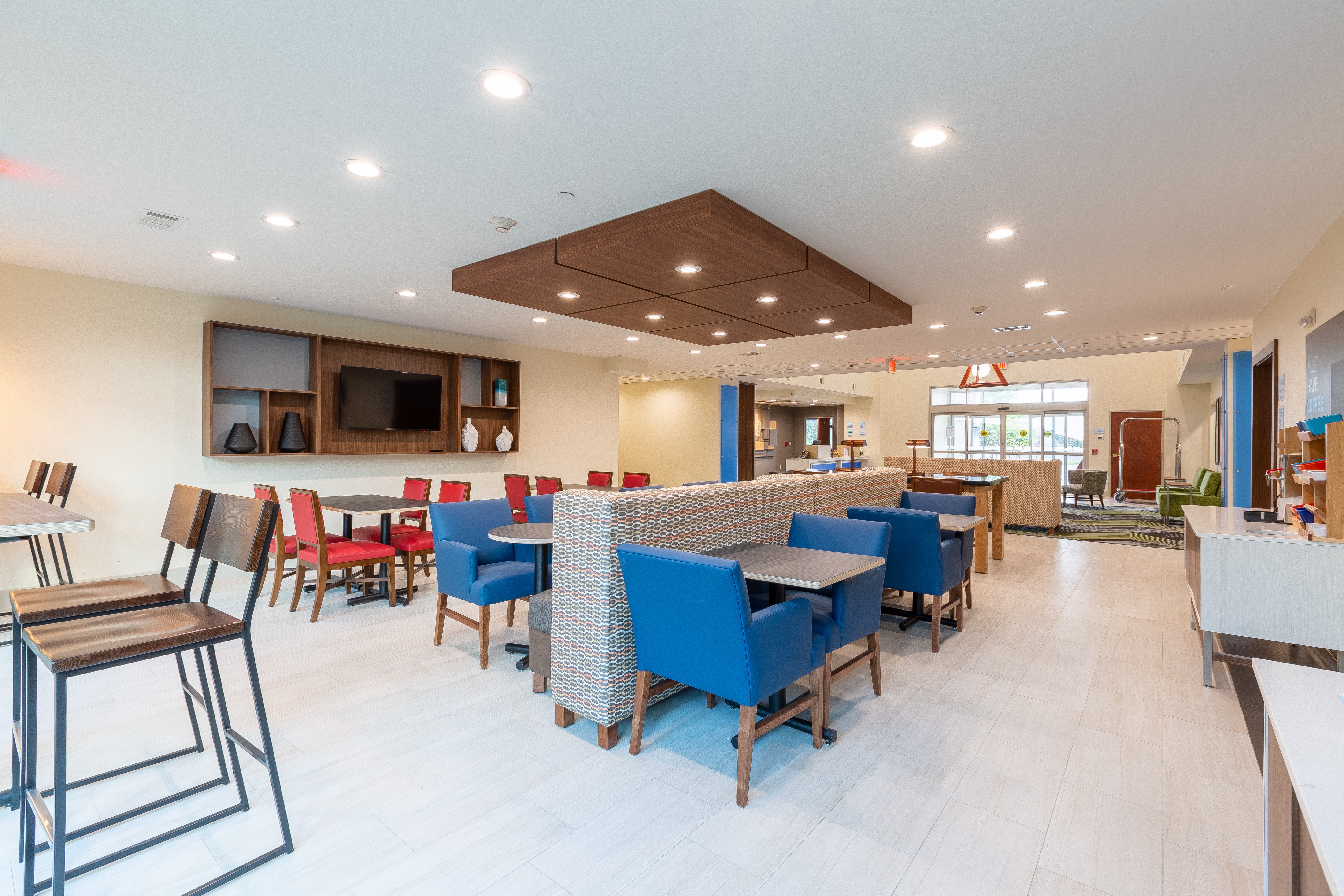 Holiday Inn Express And Suites Arlington North Stadium Area 26/34