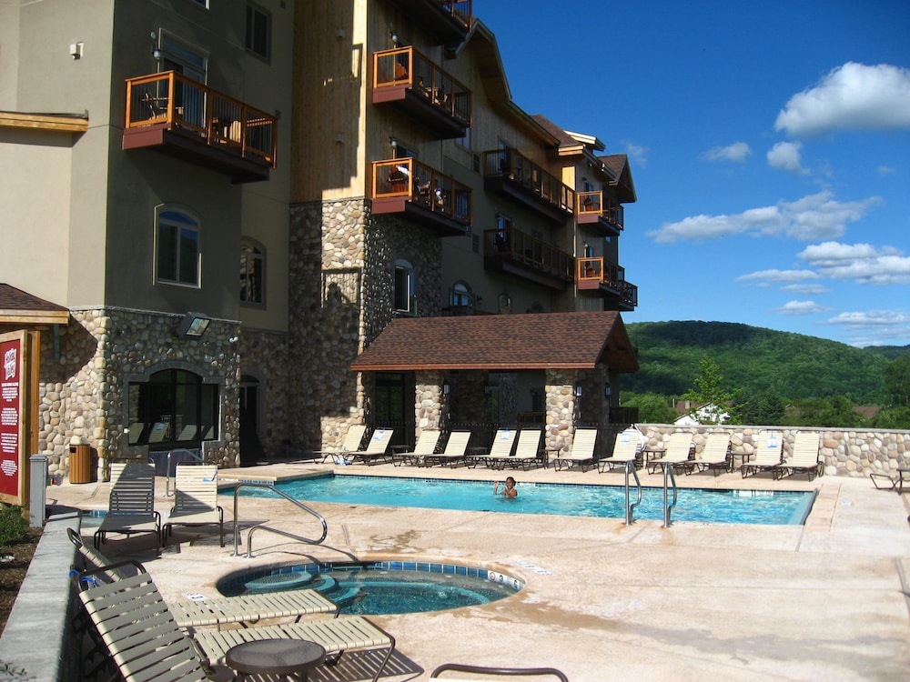 The Tamarack 30/32
