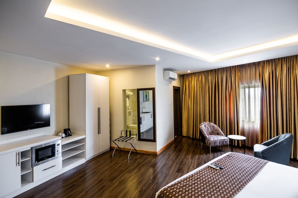 Bon Hotel Delta 16/50