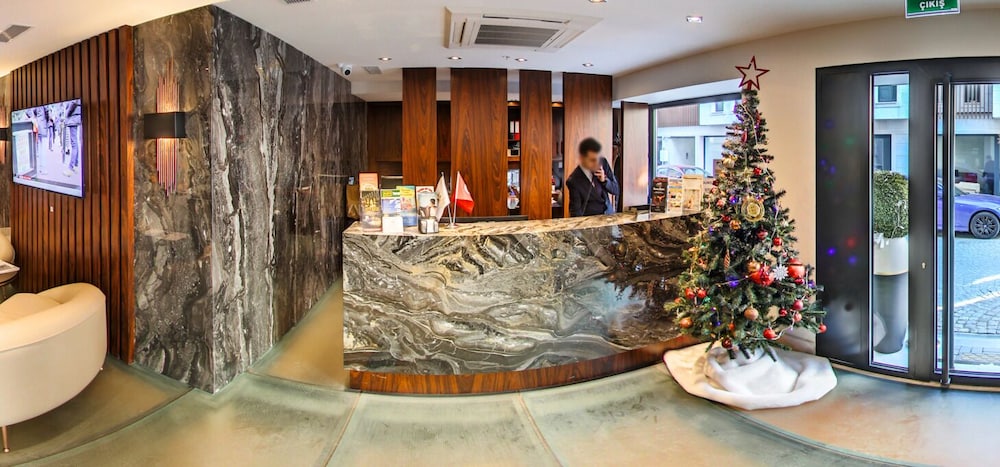 Shining Star Hotel 6/50