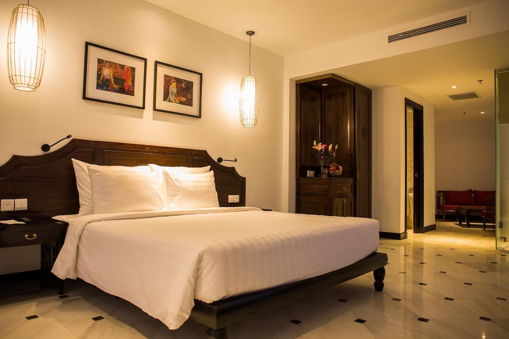 1 BEDROOM, EXCLUSIVE