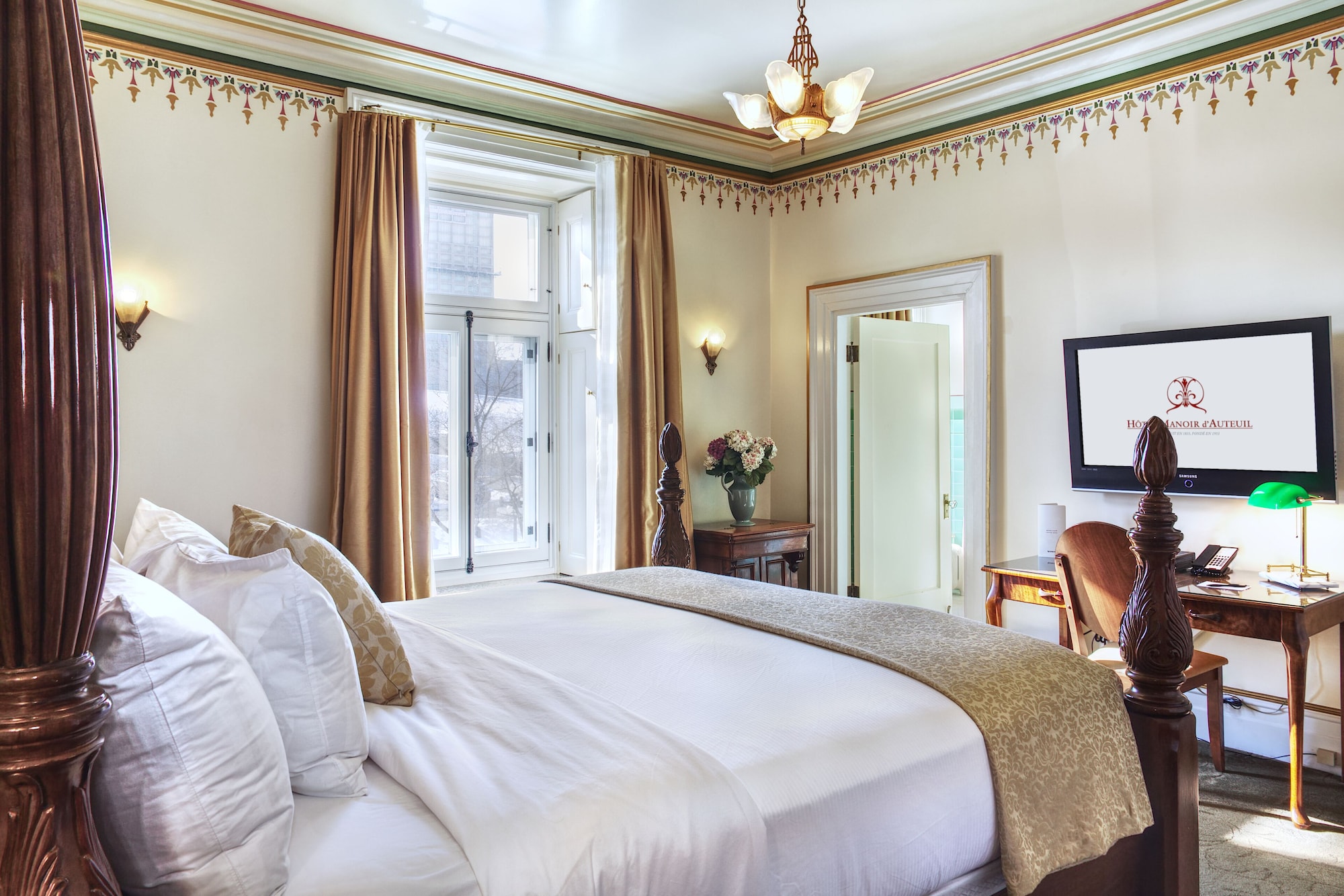 Amyot, Junior Suite, King Bed