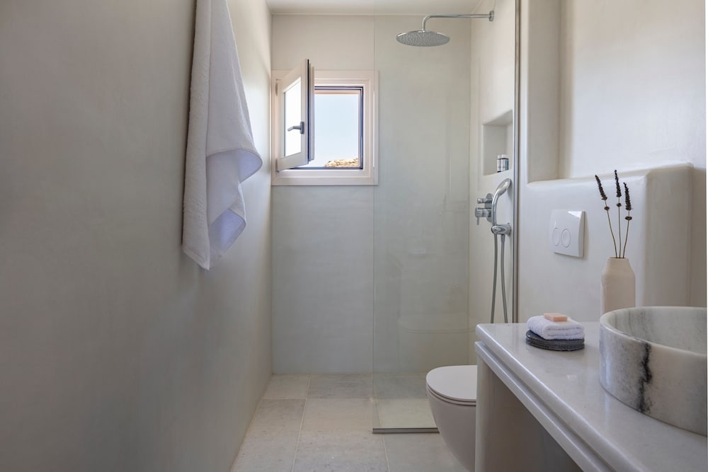 Ammothines Cycladic Suites 57/59