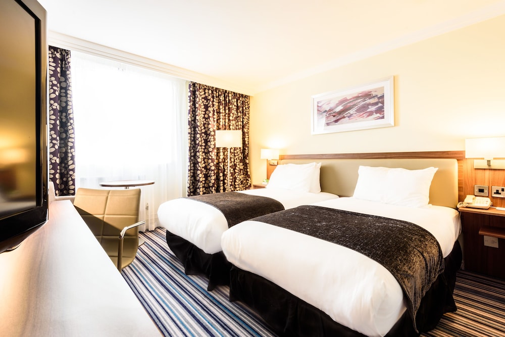 HOLIDAY INN PORTSMOUTH 19/73
