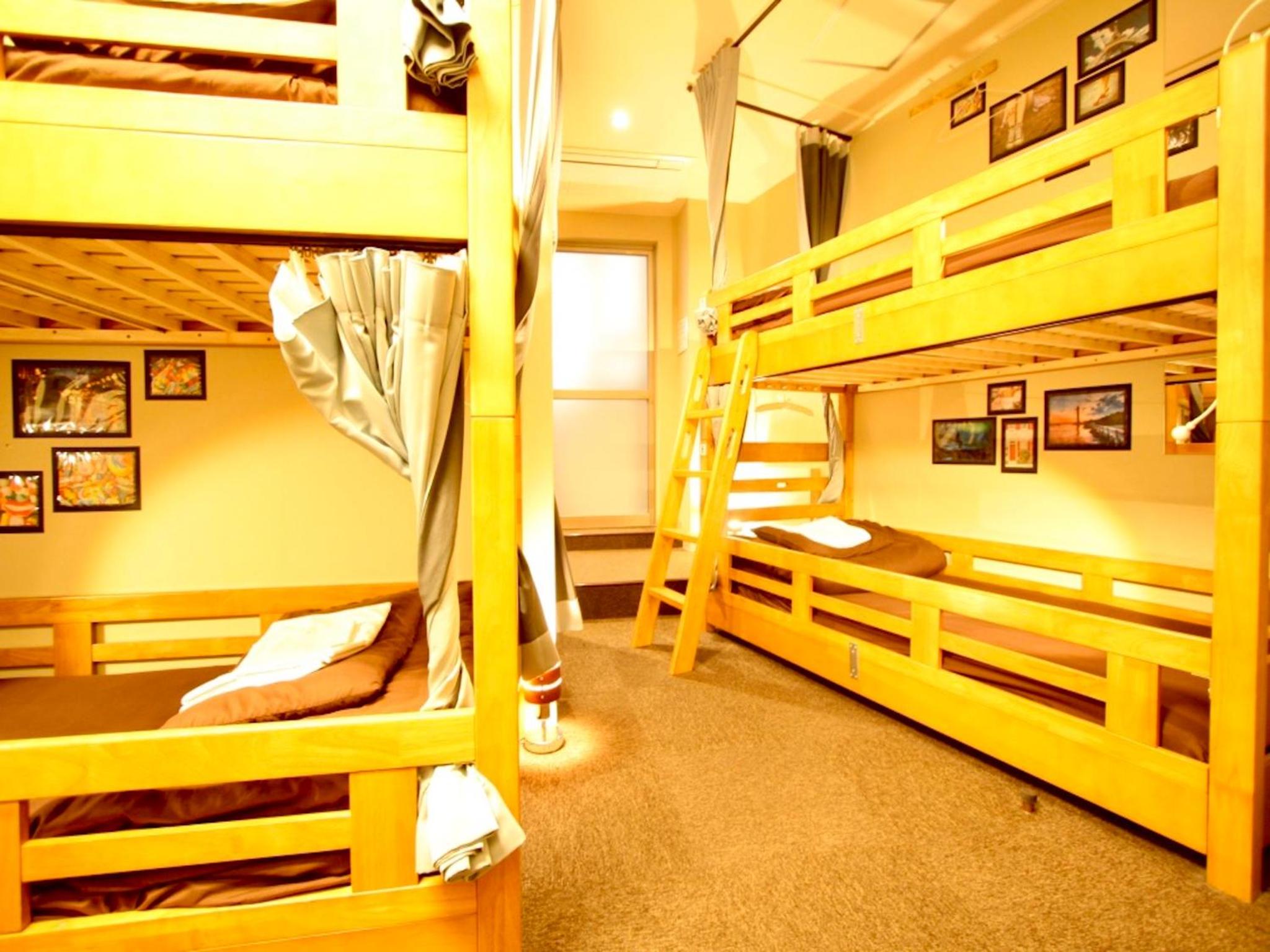 Mixed Dorm, 2 People, 8 Beds