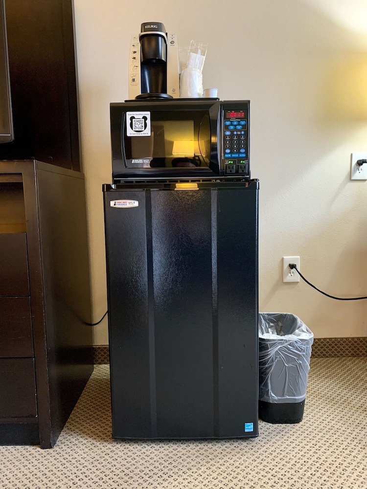 Holiday Inn Express Hotel & Suites North Sequim 32/77