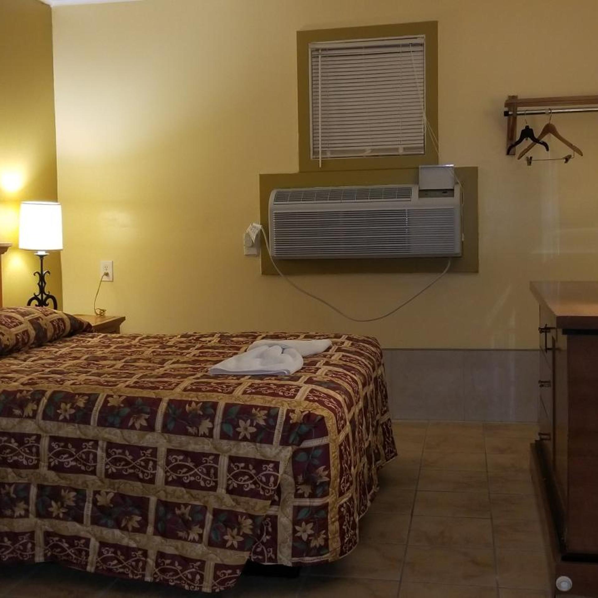 Luxury Inn 9/26